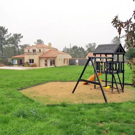 Sleeps 6 Nyaraló Soullans