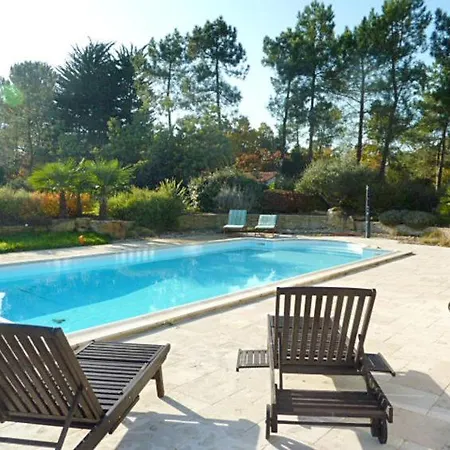 Sleeps 6 * Soullans