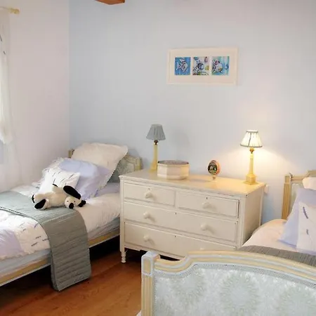 Sleeps 6 *